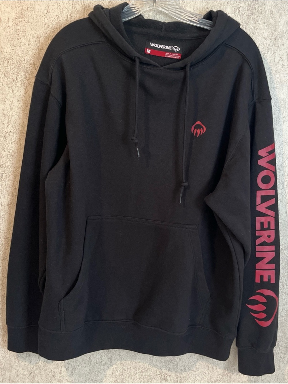 Wolverine Hoodie Black Red Sweatshirt Kangaroo Pocket Sleeve Logo Men’s Medium